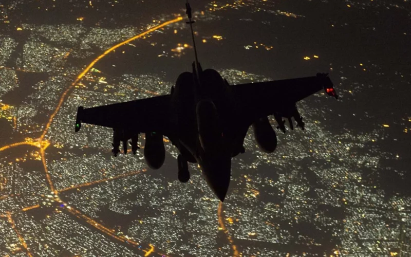 Rafale refueling over Baghdad