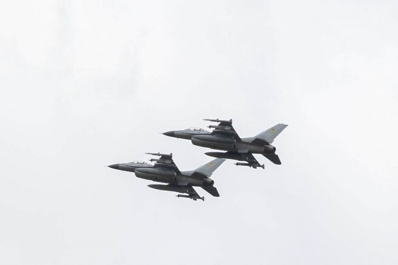 Two Ukraine F 16 fighter jets flying