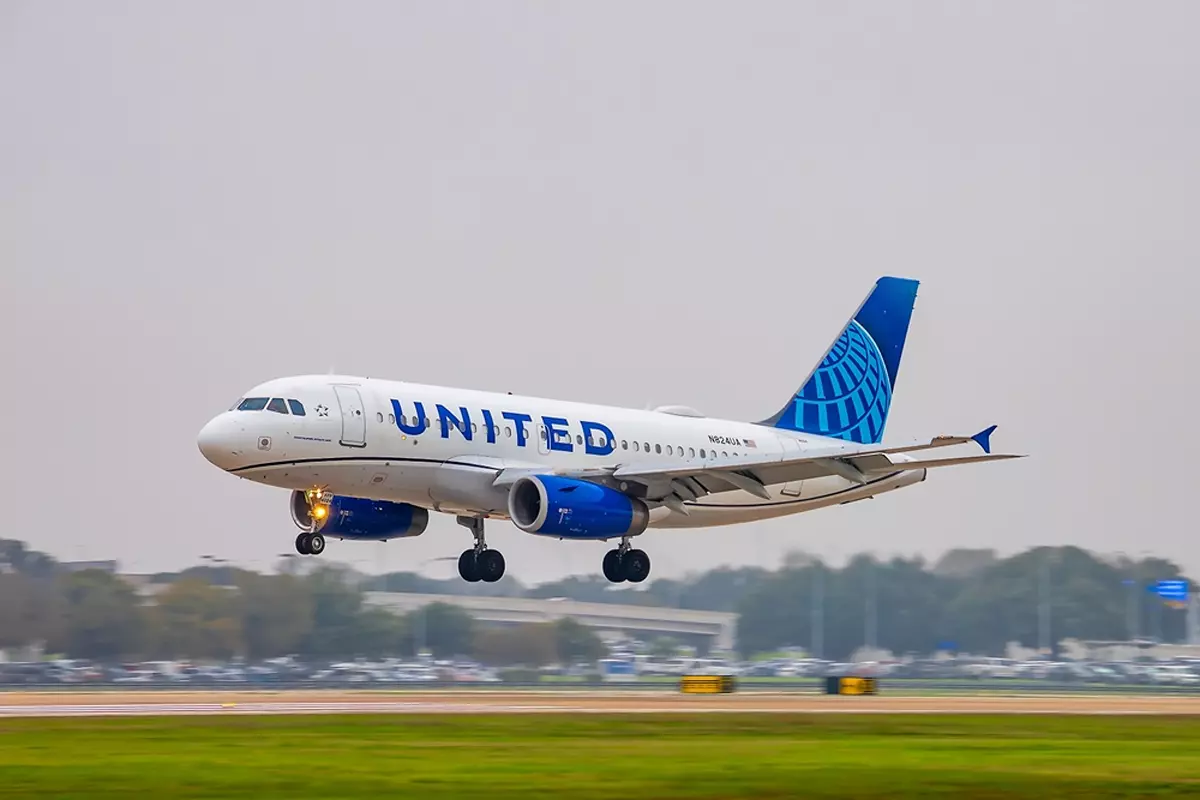 United A319 United A319