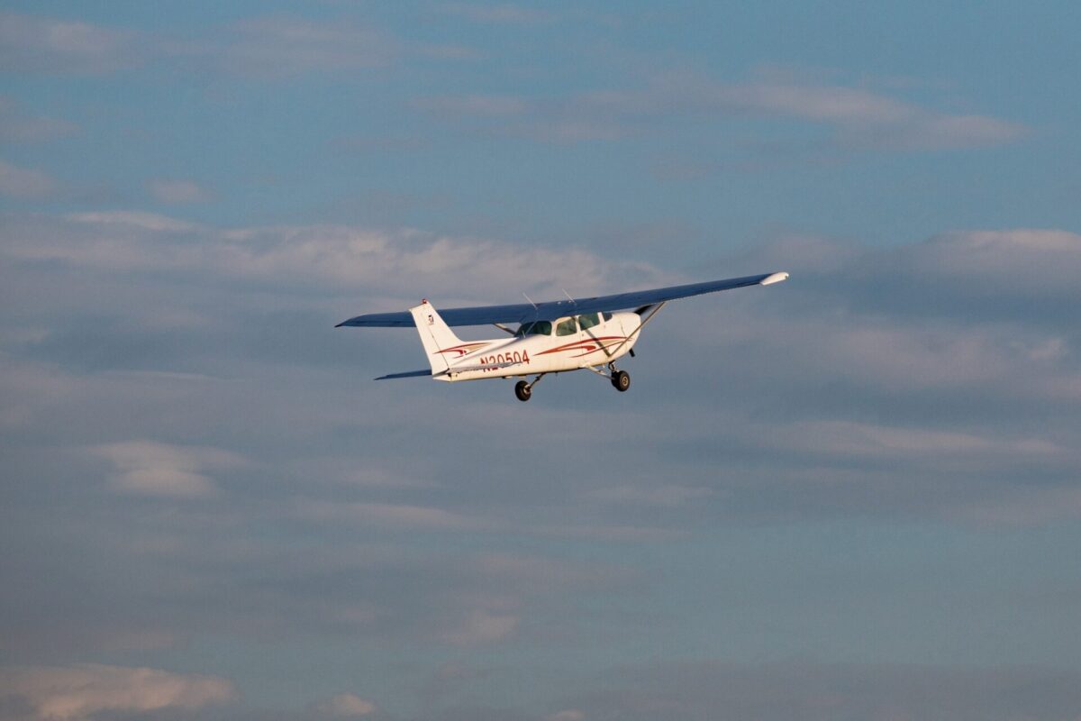 Cessna 172M Skyhawk Cessna 172M Skyhawk