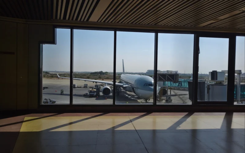 Qatar Airways flight at Jinnah International Airport terminal