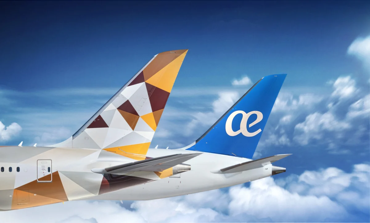 TheViewFromTheAirplaneWindowOnTheCloudsAnd Etihad Airways and Air Europa