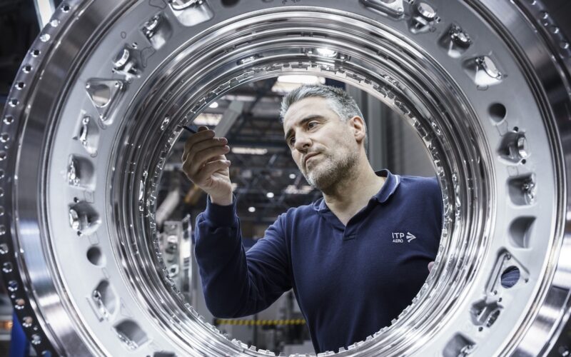 ITP Piezas y operarios 25_LYZ7907