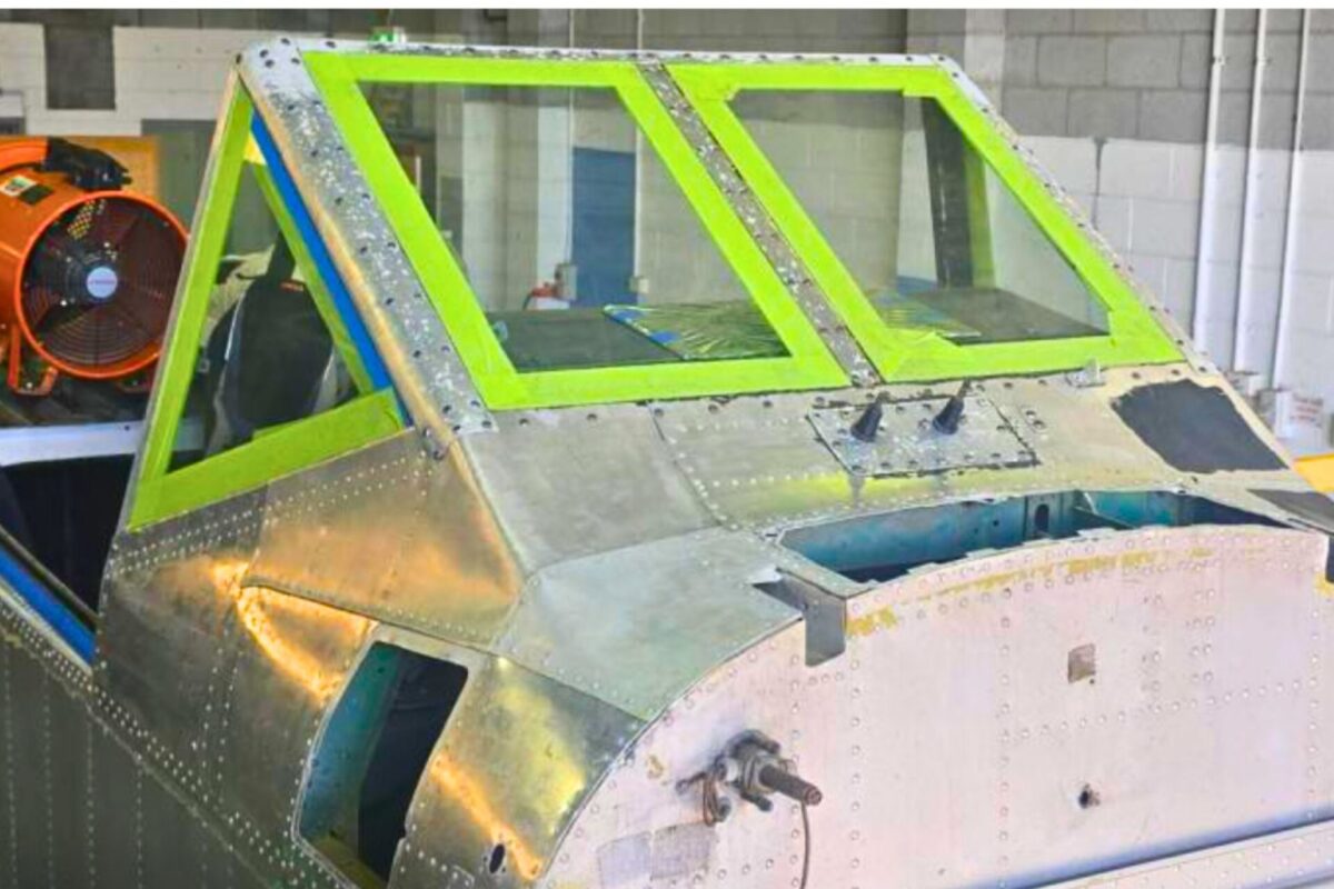 RAAF discovers paint removal tech