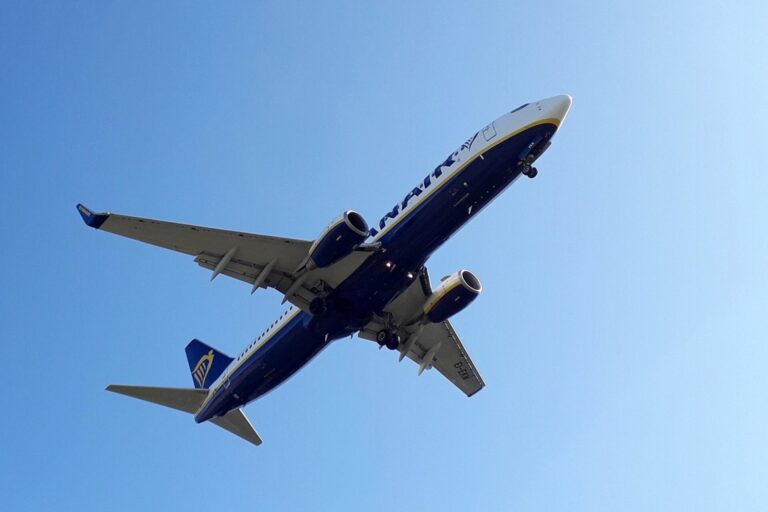 Ryanair Boeing 737 EI EKN
