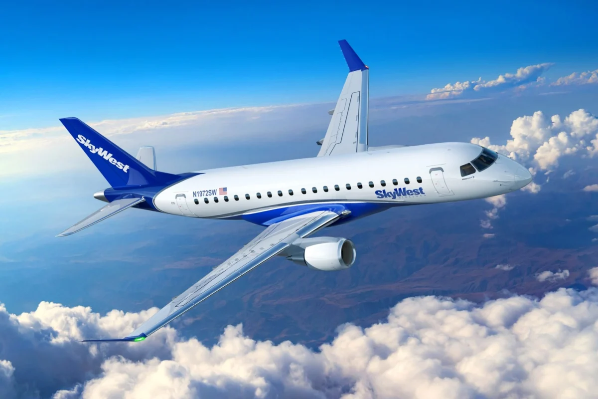 SkyWest Embraer order Paris SkyWest Embraer order Paris