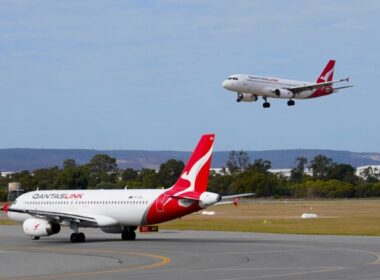 qantaslink to replace fokker with embraer
