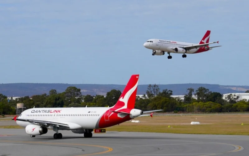 qantaslink to replace fokker with embraer