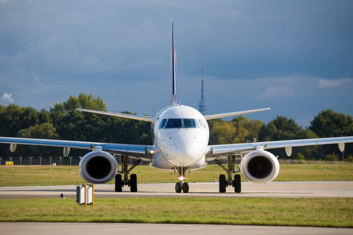 Embraer E190 jet Embraer E190 jet