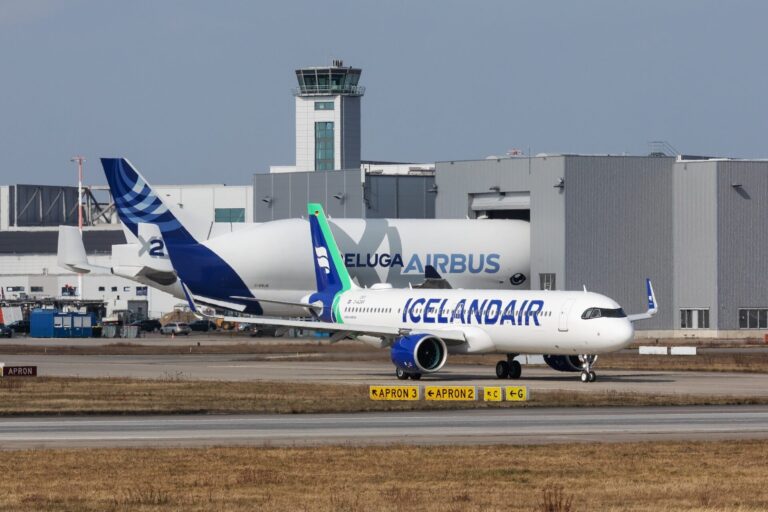 Airbus A321LR Icelandair HH Finkenwerder