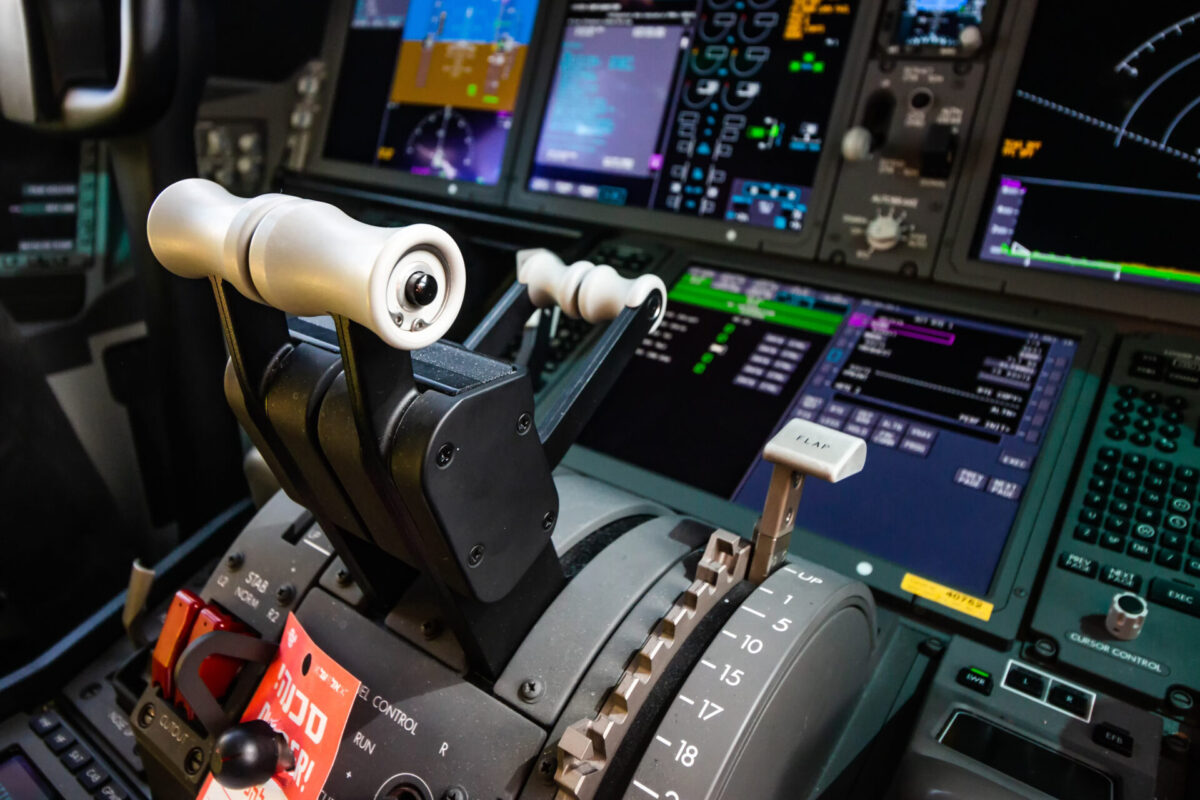 Boeing 787 fuel switches