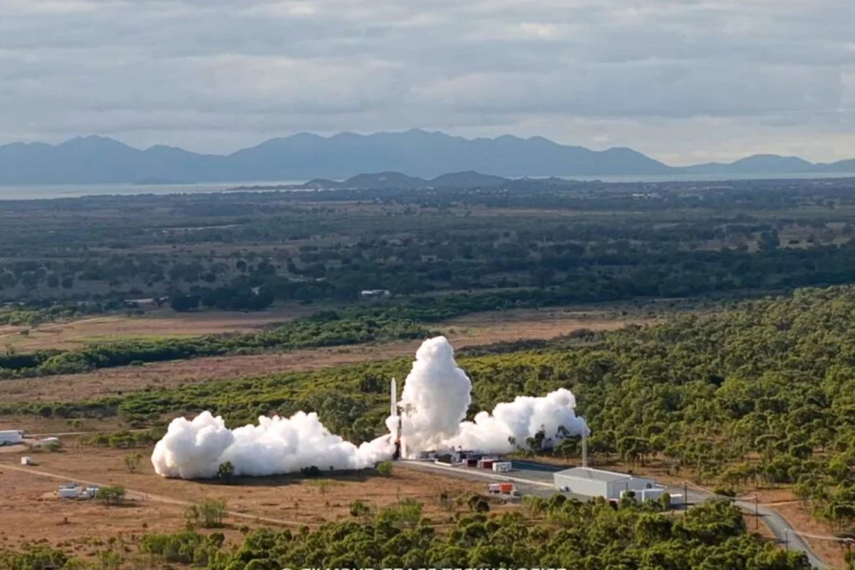 First AU rocket launched crashes First AU rocket launched crashes