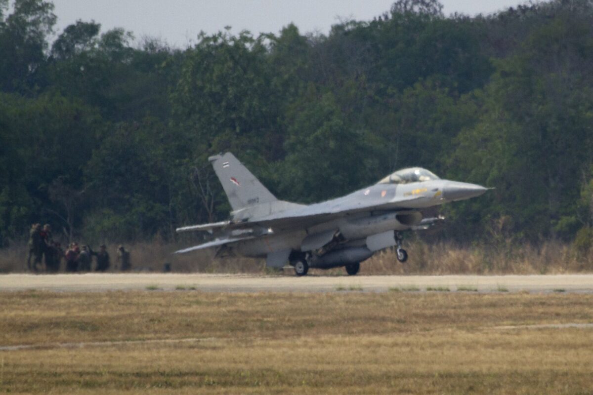 RTAF F 16 fighter jet