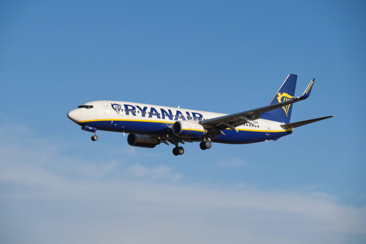 Ryanair 737 8AS