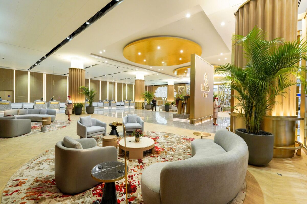Emirates first class lounge DXB