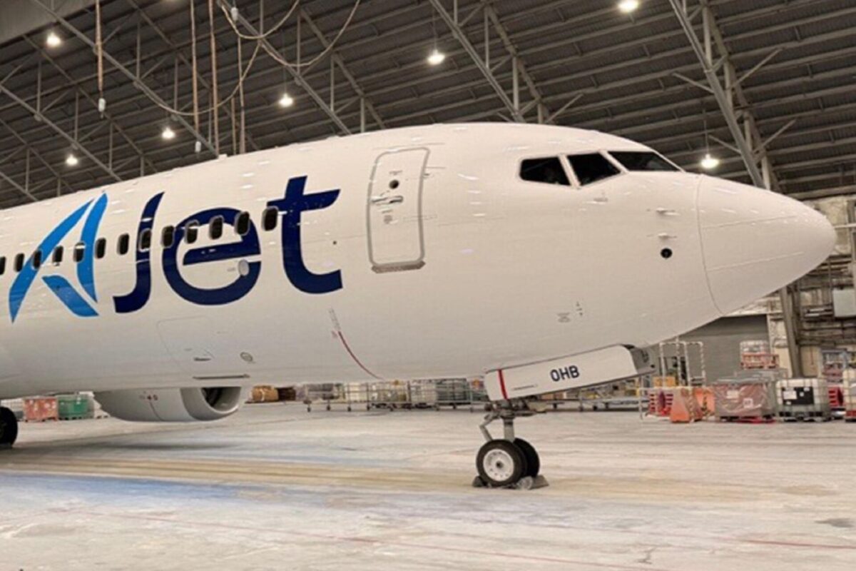 AJet Boeing 737 MAX 8