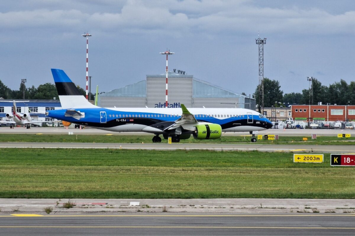 Air Baltic Estonian Flag Livery Airbus A220 300 YL CSJ