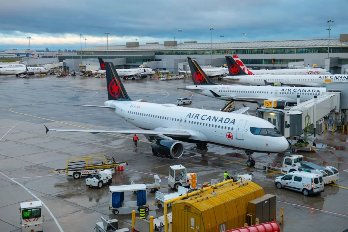 Air Canada Airbus A320 214 C GJVT at Toronto Pearson International Airport Air Canada Airbus A320 214 C GJVT at Toronto Pearson International Airport