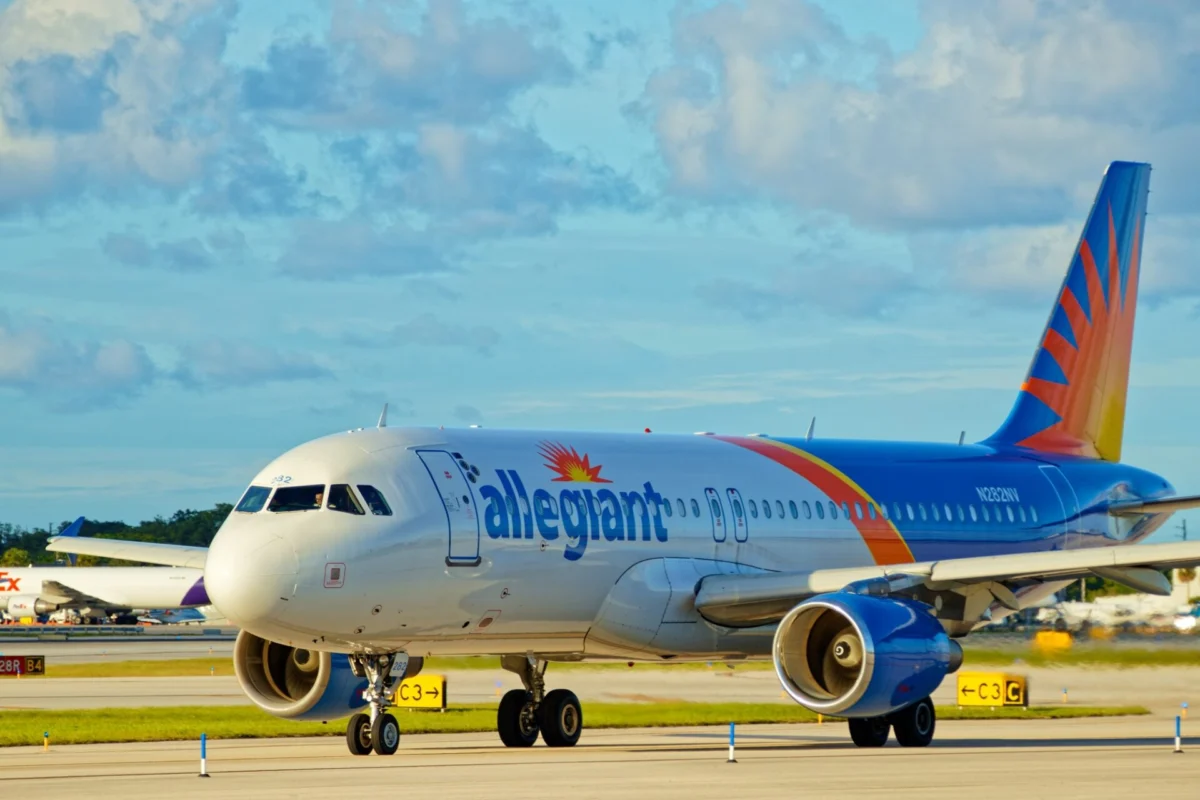 Allegiant Air Airbus A320 214 Allegiant Air Airbus A320 214