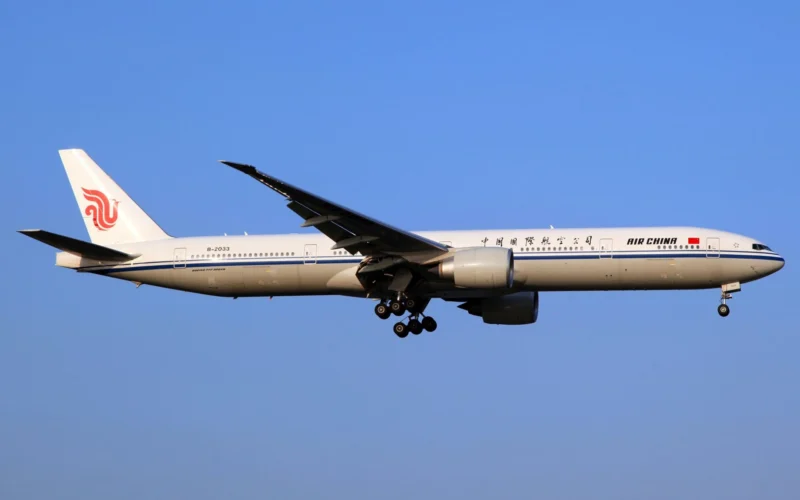 B 2033 Air China Boeing 777 300ER