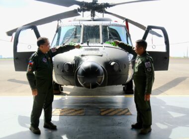 Phil Air Force receives 5 Black Hawks