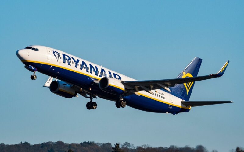 Ryanair Edinburgh Airport Boeing 737 8AS