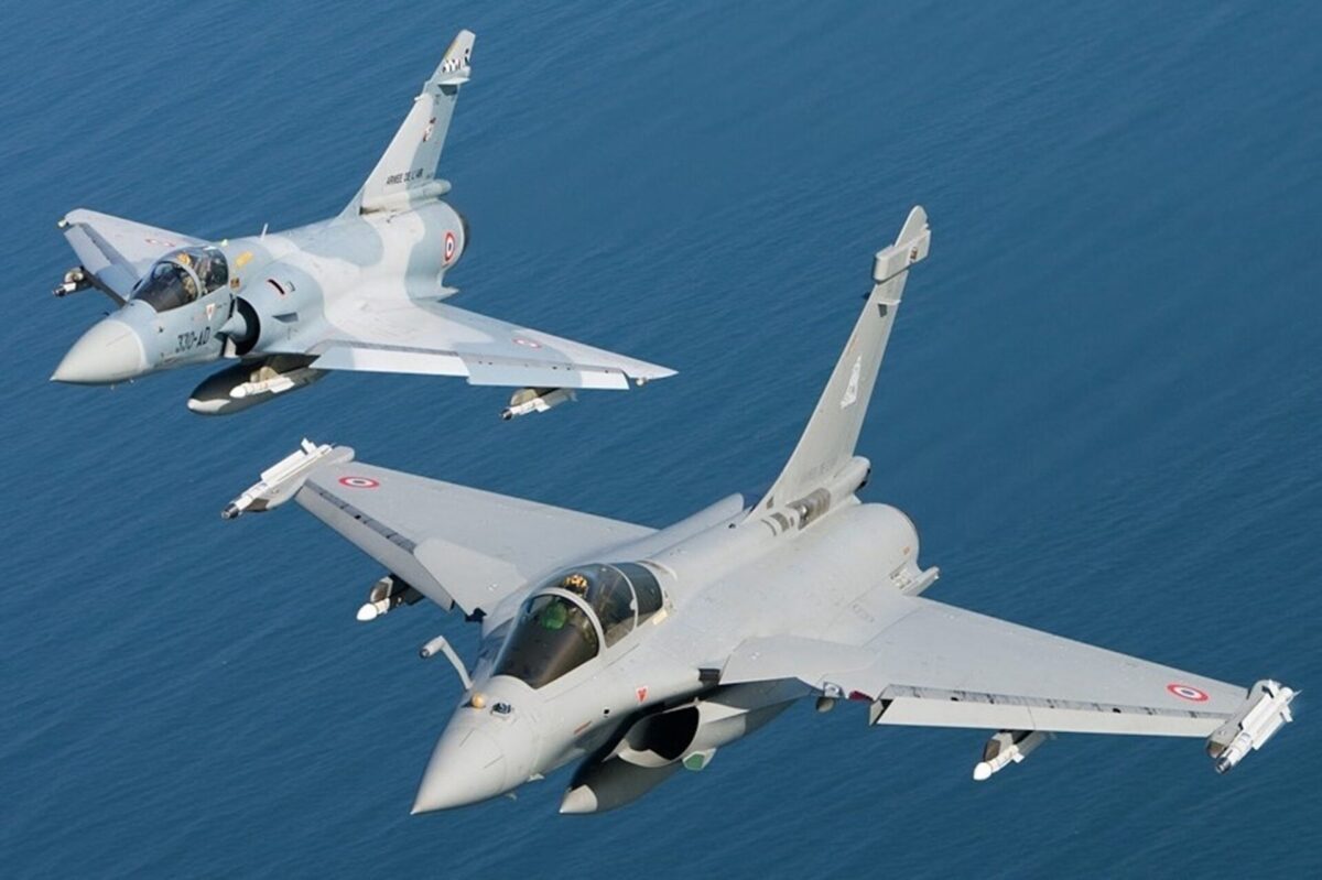 A Dassault Rafale and a Mirage 2000 flying side by side A Dassault Rafale and a Mirage 2000 flying side by side