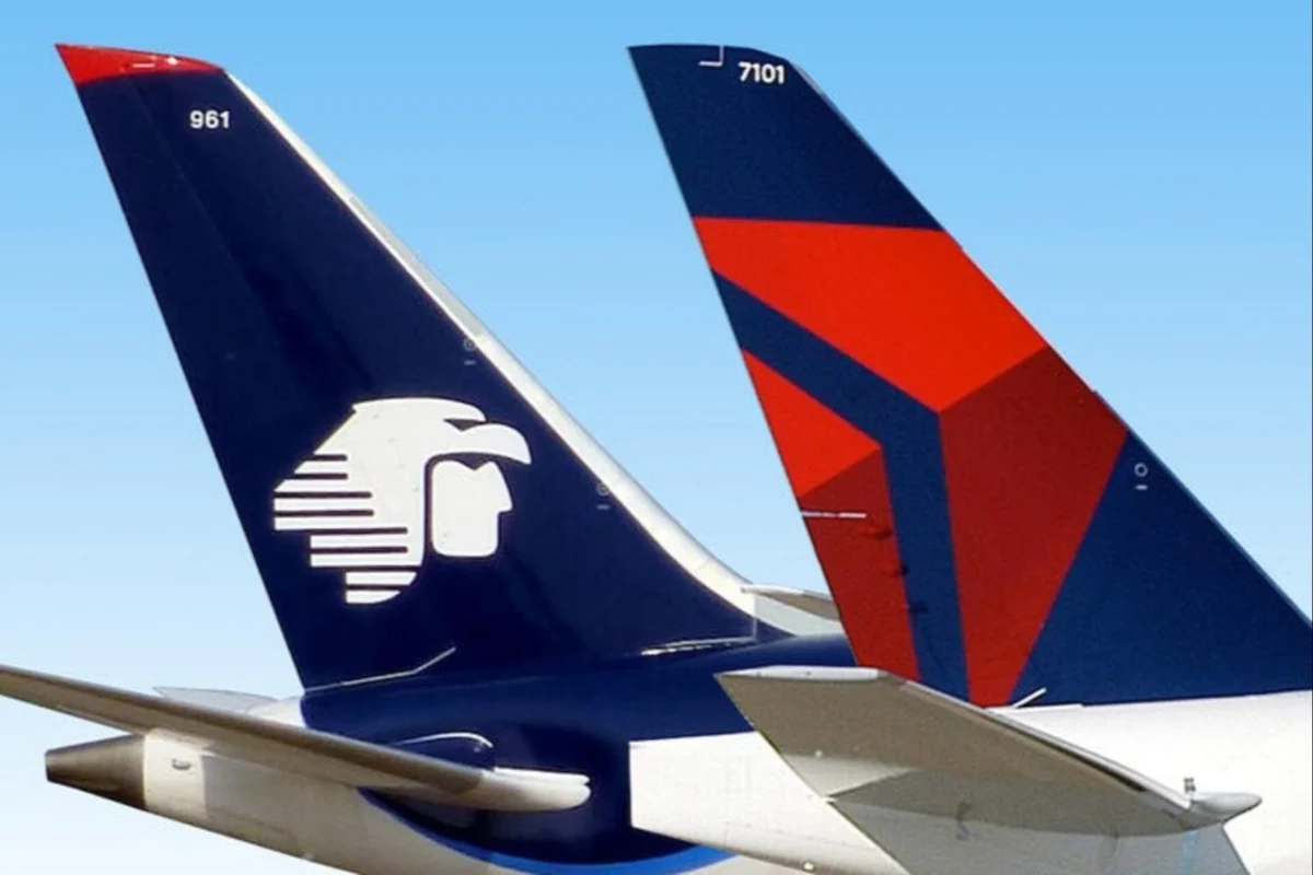 Aeromexico and Delta tails Aeromexico and Delta tails