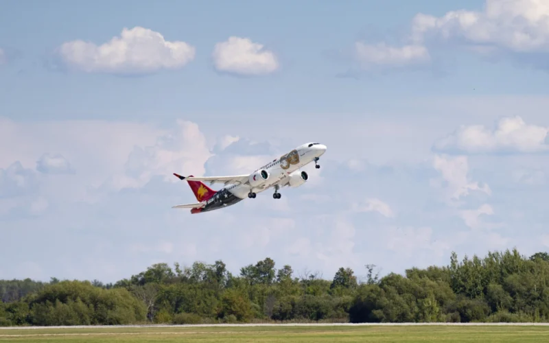 Air Niugini Airbus A220 300