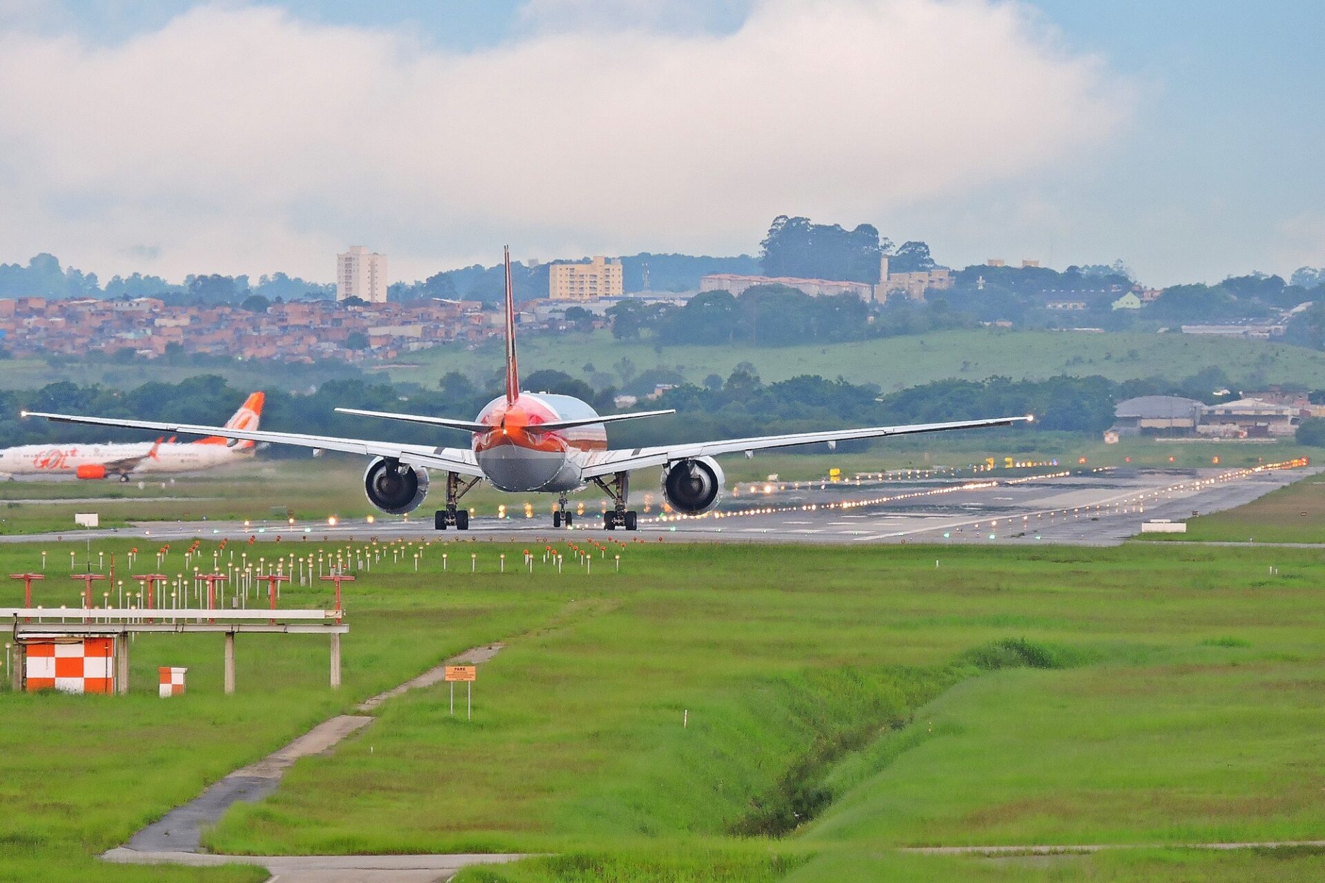 Kalitta Air receives 2 777-300ERSF freighters from AerCap