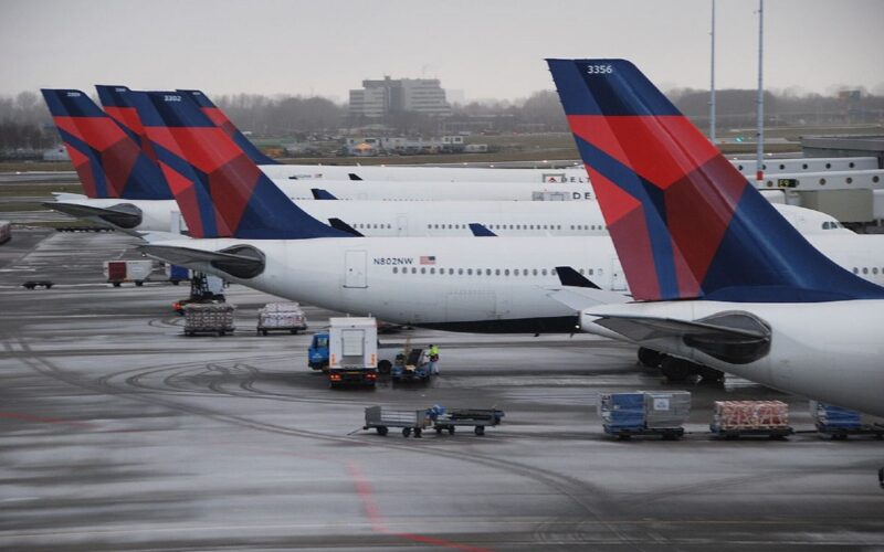 Delta Airbus A330 Amsterdam Schiphol Airport Delta Airbus A330 Amsterdam Schiphol Airport