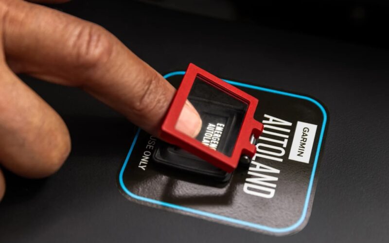 Garmin autoland switch