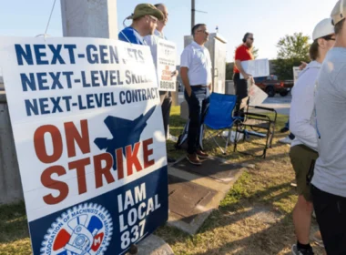 IAM Local 837 members