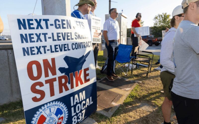 IAM Local 837 members