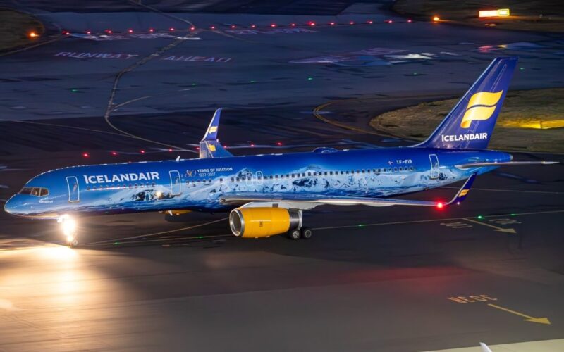 Icelandair B757 200 in Vatnajökull glacier livery