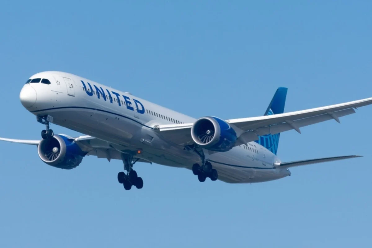 United 787 United 787