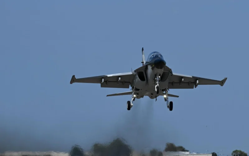 m346_takeoff_3to2