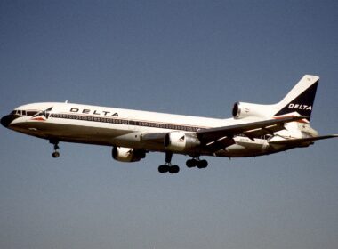 11df_-_Delta_Air_Lines_Lockheed_L-1011_TriStar_1;_N1732D@FLL;30.01.1998_(5016025629)