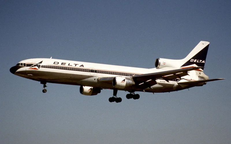 11df_-_Delta_Air_Lines_Lockheed_L-1011_TriStar_1;_N1732D@FLL;30.01.1998_(5016025629)