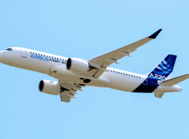 Airbus A220-300
