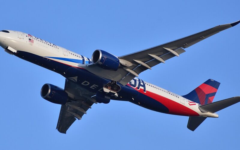 Delta_A330-900_N411DX_taking_off_from_Boston_June_2022