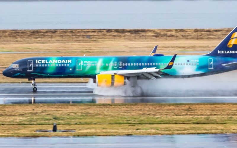 Icelandairs Boeing 757 256 in Hekla Aurora livery