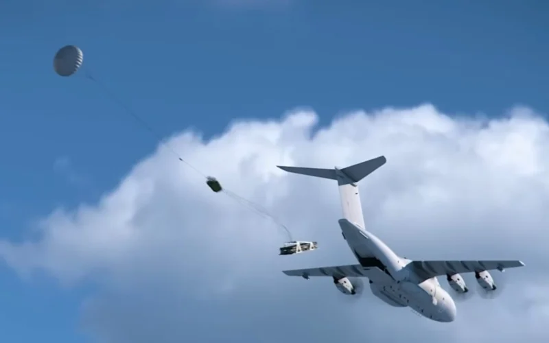 Render of French Air Force A400M airdropping palletized effectors
