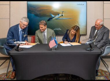 president-butler-kenn-and-pamela-ricci-chairman-hosseini-signing-3x2