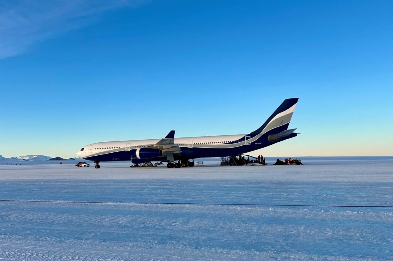 Hi Fly marks five years of Antarctica flights with latest A340 ice landing: video  