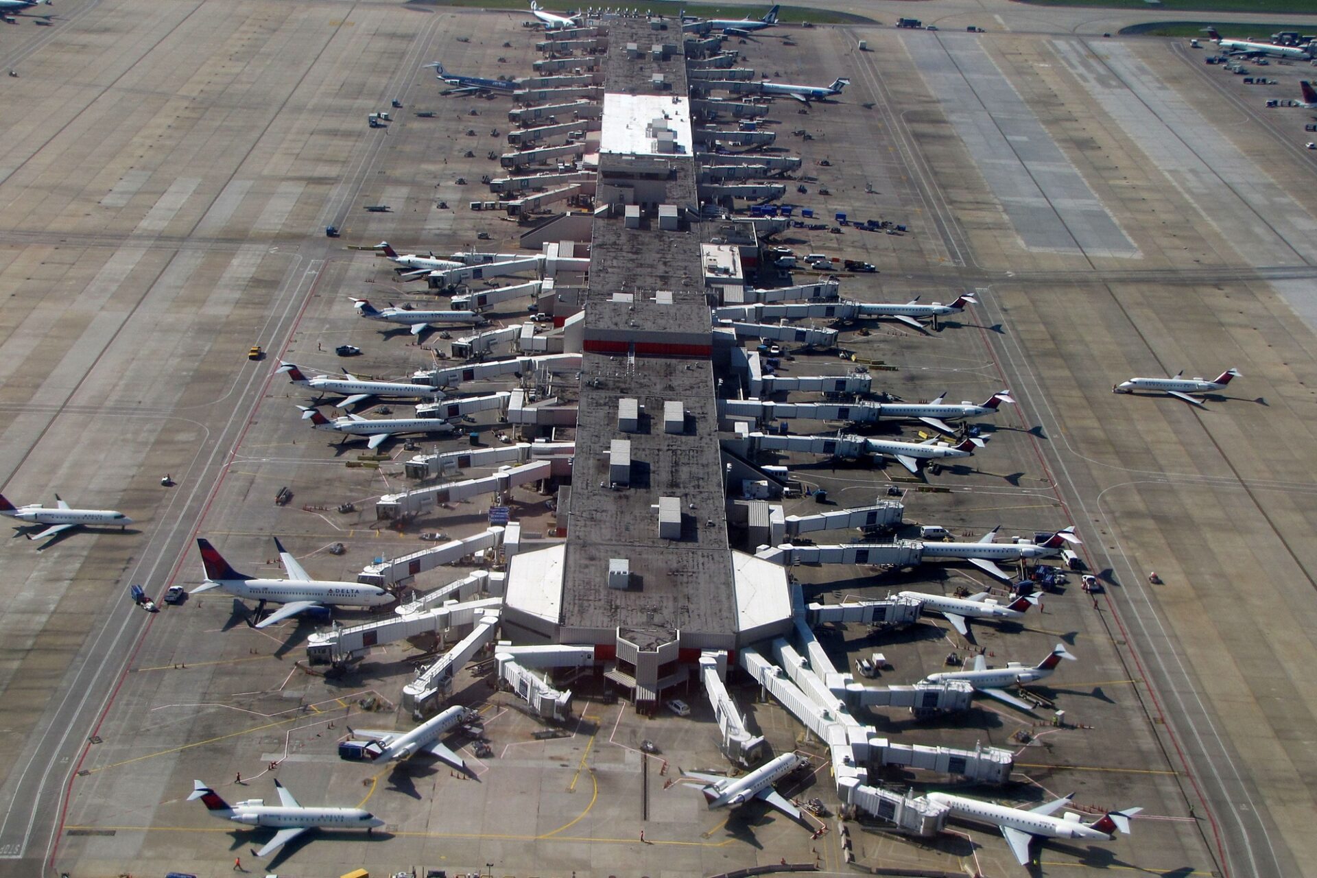 US airline CEOs urge Congress to pay TSA workers during government shutdowns