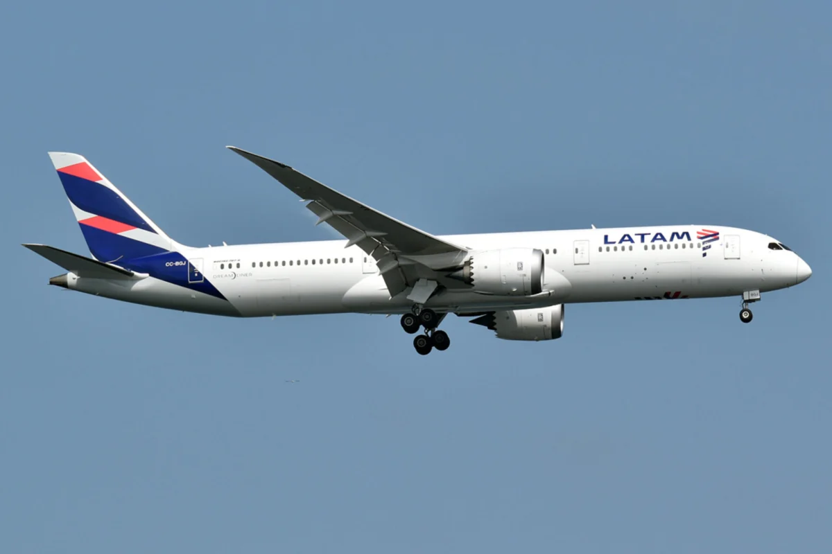 LATAM Airlines Boeing 787 9 Dreamliner