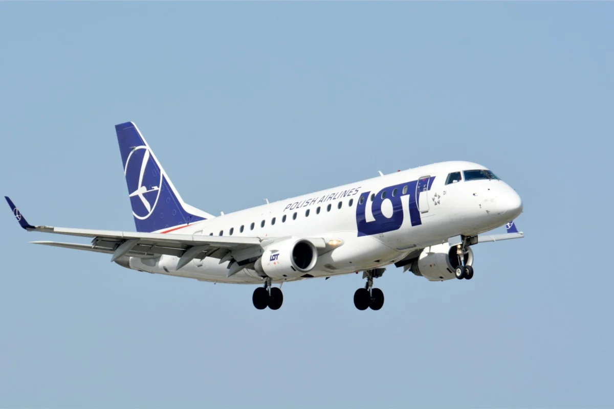 LOT Airlines Embraer E170