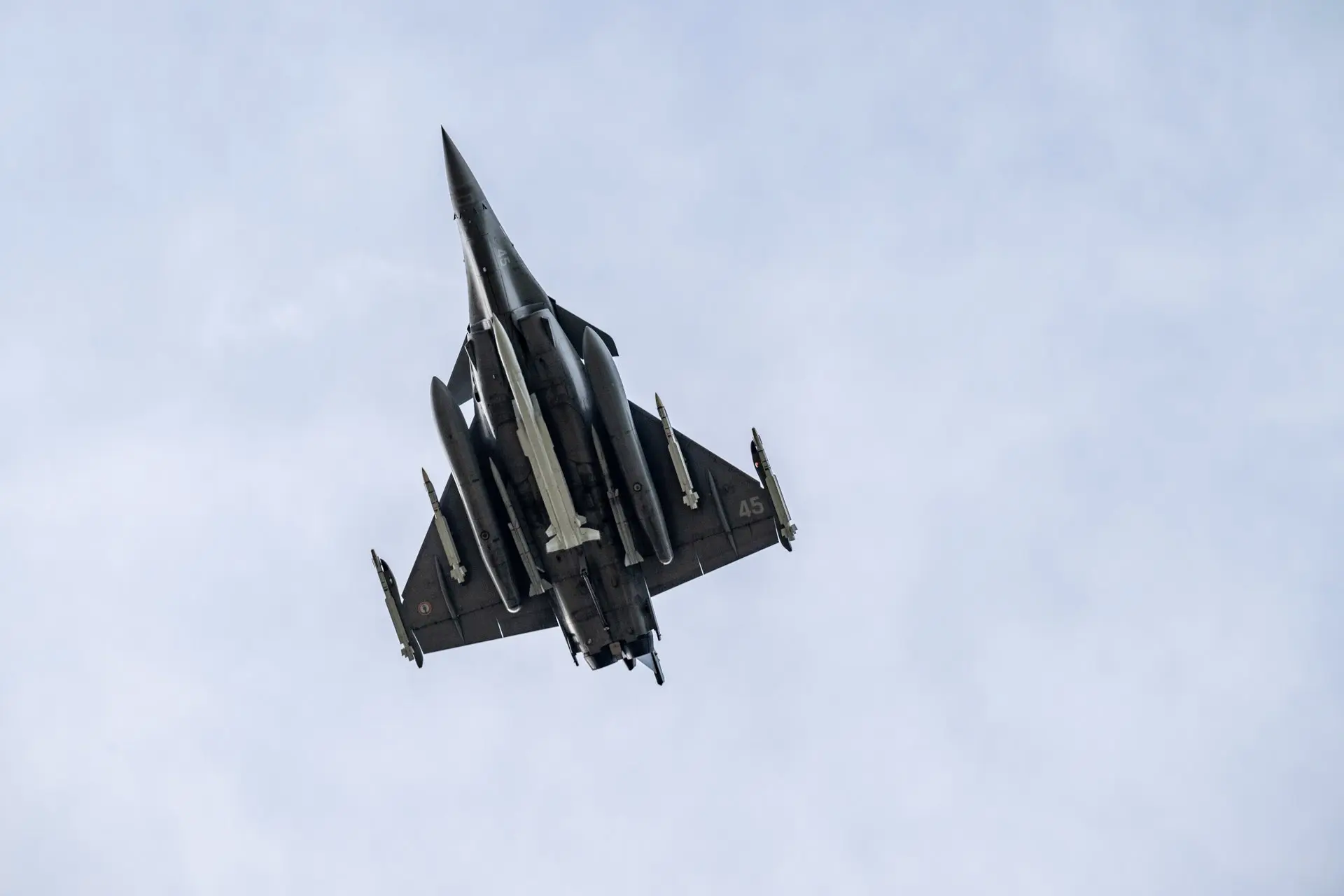 French Rafale M carrying a Air sol moyenne portée amélioré rénové ASMPA R nuclear missile