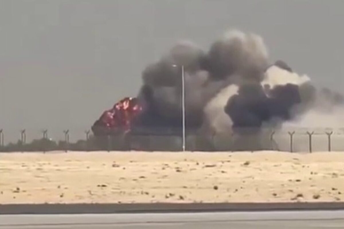 Tejas crash explosion Dubai Airshow 2025